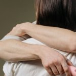 Jak rozpoznać, że emocjonalny dystans wyziębia waszą seksualność? 9 sygnałów i co dalej