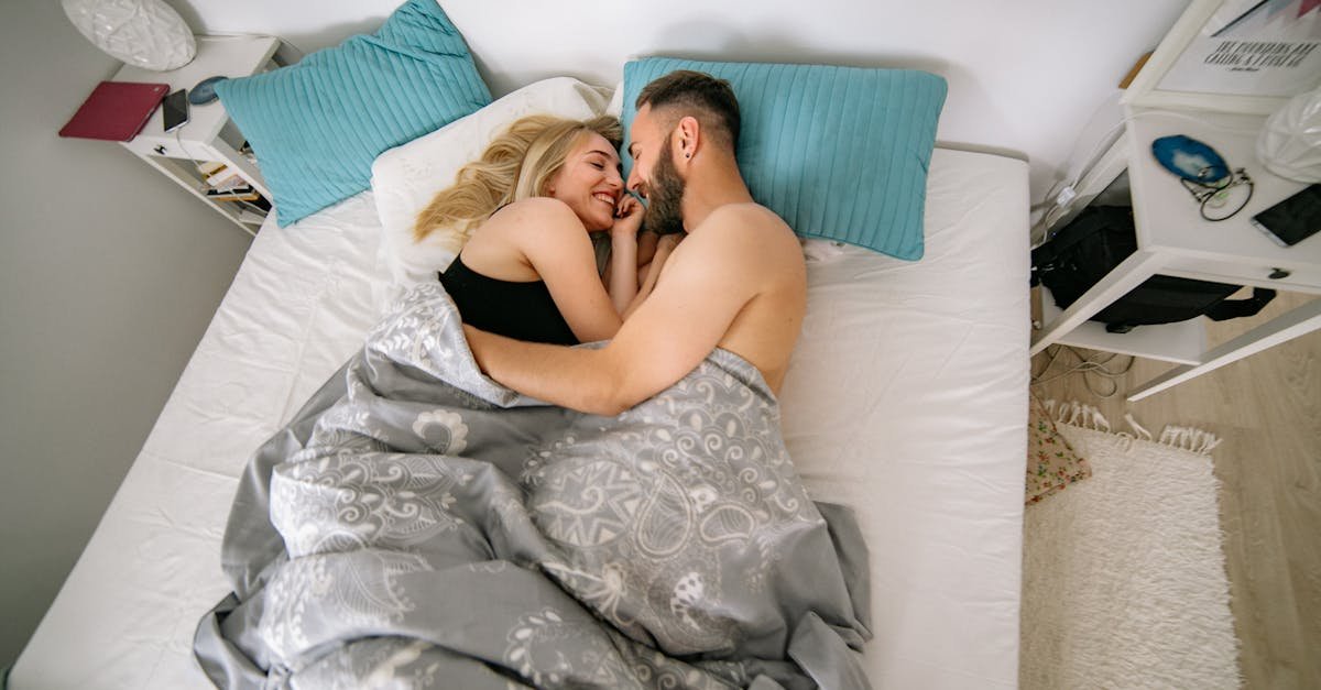 Cicha prośba o bliskość: jak rozpoznać, że seksualność w związku potrzebuje czułej uwagi